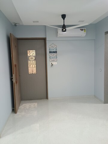 Room in 2 BHK Apartment at One Meraki, Chembur – for Rent