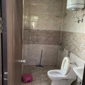 Bathroom in 1 BHK Apartment at DLF City Phase III, Dlf Cyber City – for Rent
