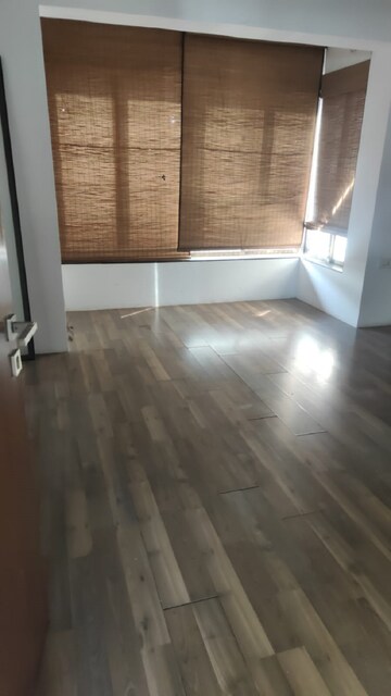 Room in 2 BHK Apartment at Bandra West – for Rent