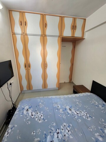 Bedroom in 1.5 BHK Apartment at Bandra West – for Rent