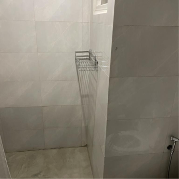 Bathroom in 1 RK Apartment at DLF City Phase III, Dlf Cyber City – for Rent
