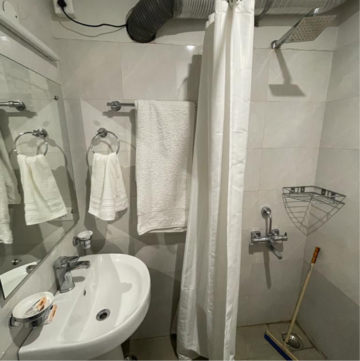 Bathroom in 1 RK Apartment at DLF City Phase III, Dlf Cyber City – for Rent
