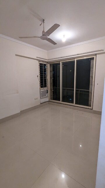 Room in 2 BHK Apartment at Khar West – for Rent