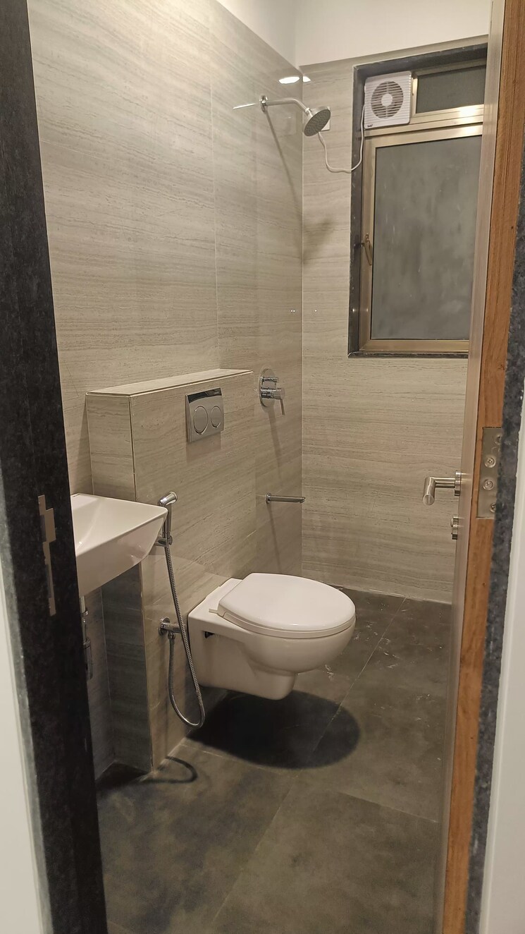 Bathroom, rodium-xline 3 Bedroom 831 Sq.Ft. Apartment In Kandivali West Mumbai 8036947