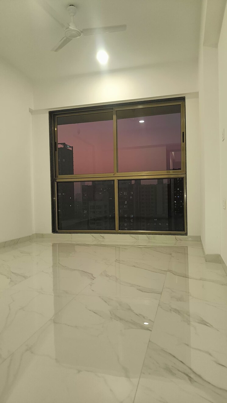 Room, rodium-xline 3 Bedroom 831 Sq.Ft. Apartment In Kandivali West Mumbai 8036947