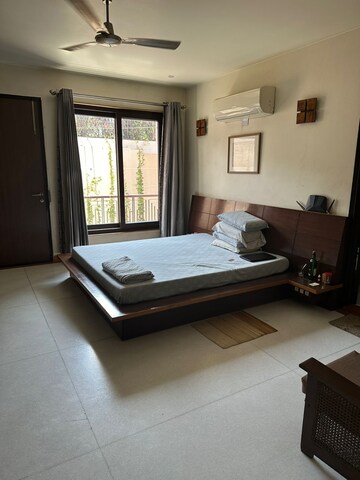 Bedroom in 3 BHK Builder Floor at Unitech South City 1, South City 1 – for Sale