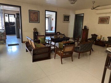 Living Room in 3 BHK Builder Floor at Unitech South City 1, South City 1 – for Sale