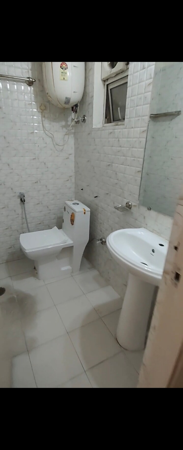 Bathroom, scc-sapphire 2 Bedroom 1109 Sq.Ft. Apartment In Raj Nagar Extension Ghaziabad 8037020