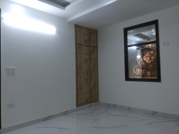 Room in 3 BHK Builder Floor at Chattarpur – for Rent