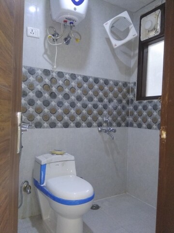 Master Bedroom in 3 BHK Builder Floor at Chattarpur – for Rent