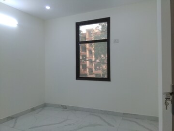 Room in 3 BHK Builder Floor at Chattarpur – for Rent