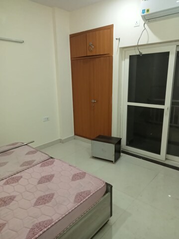 Room in 2 BHK Builder Floor at Sector 40 – for Rent