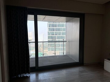 Room in 3 BHK Apartment at Lodha The World Towers World One Tier 2, Worli – for Rent