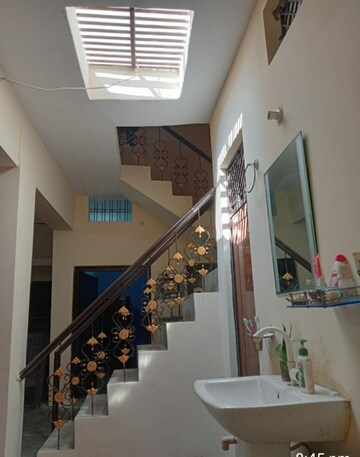 3 BHK Independent House For Sale in Wazirganj