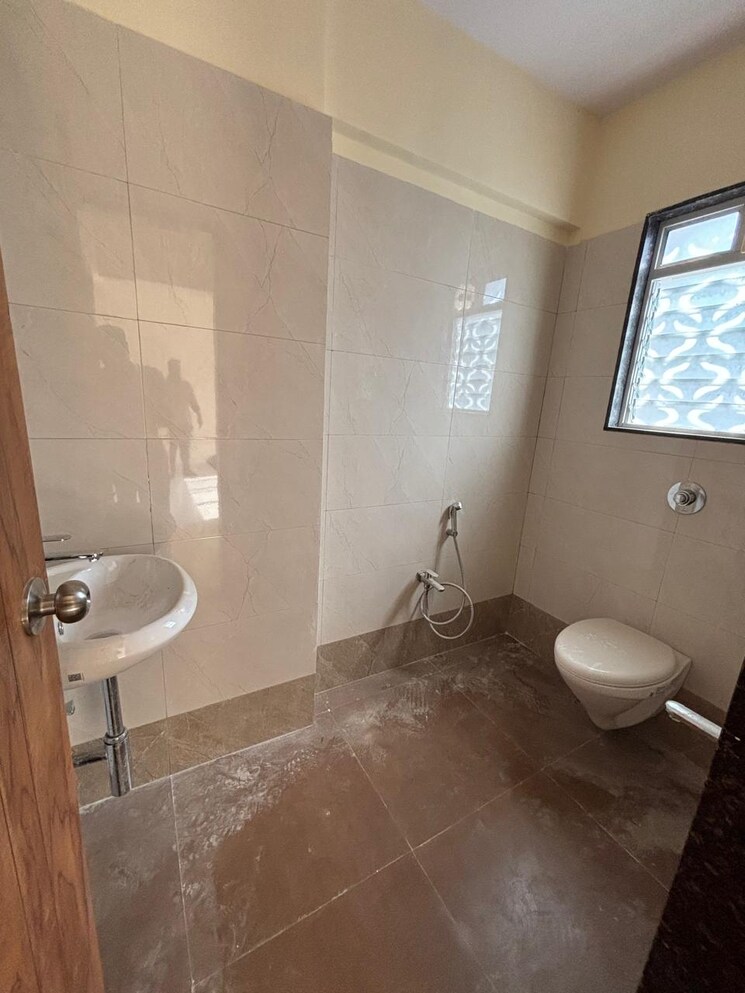 Bathroom, prime-classic 1 Bedroom 423 Sq.Ft. Apartment In Dahisar West Mumbai 8037154