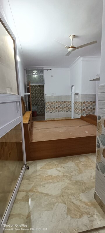 Master Bedroom in 1 RK Builder Floor at Katwaria Sarai – for Rent