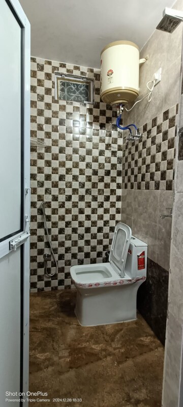 Bathroom in 1 RK Builder Floor at Katwaria Sarai – for Rent