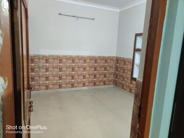 Room in 4 BHK Independent House at Vikas Nagar – for Rent