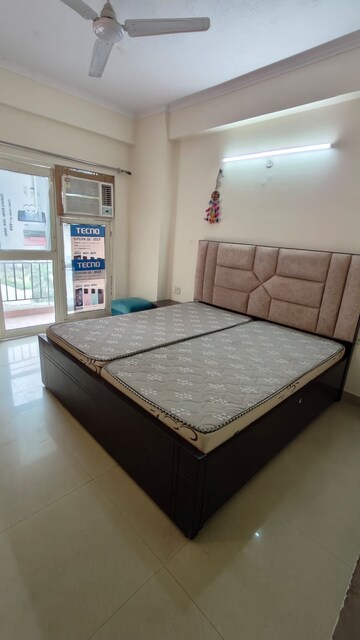 Bedroom in 3.5 BHK Apartment at Futec Gateway, Sector 75 – for Sale