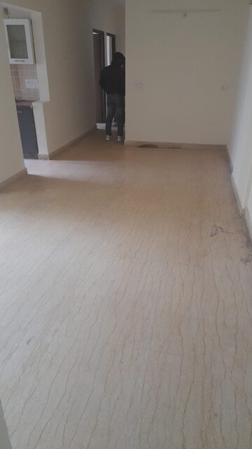 Room in 3.5 BHK Apartment at Futec Gateway, Sector 75 – for Sale