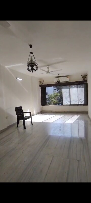 2 BHK Apartment For Rent in Esha Ekta Apartment, Worli
