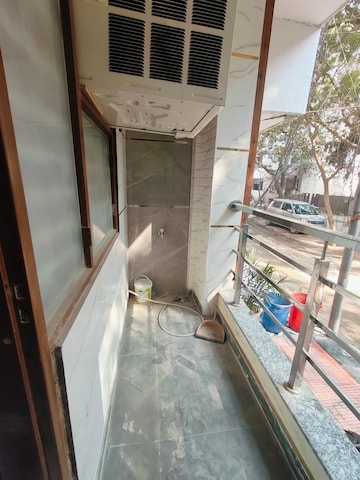 Balcony in 1 BHK Builder Floor at Ansal Sushant Lok I, Sector 43 – for Rent