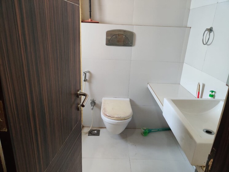 Bathroom, group-seven-rushi-heights 3 Bedroom 1000 Sq.Ft. Apartment In Goregaon East Mumbai 8037260