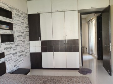 Bathroom in 3 BHK Apartment at Group Seven Rushi Heights, Goregaon East – for Rent