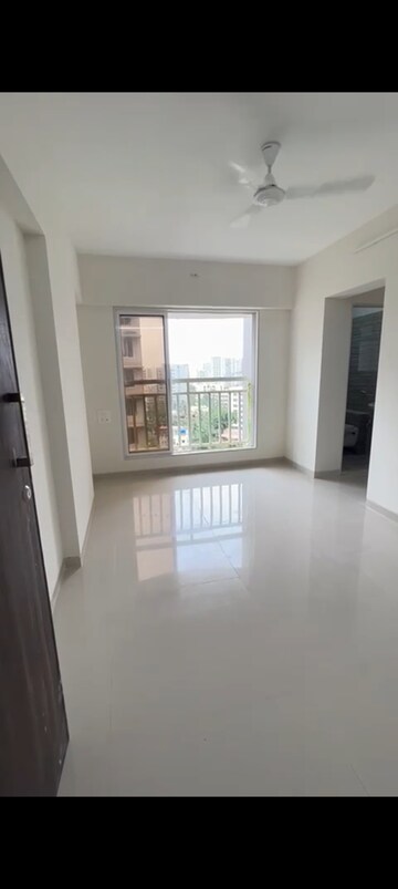 Room in 2 BHK Apartment at The Residency Jogeshwari, Jogeshwari West – for Rent