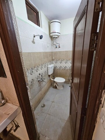Bathroom in 2 BHK Builder Floor at Patel Nagar – for Rent