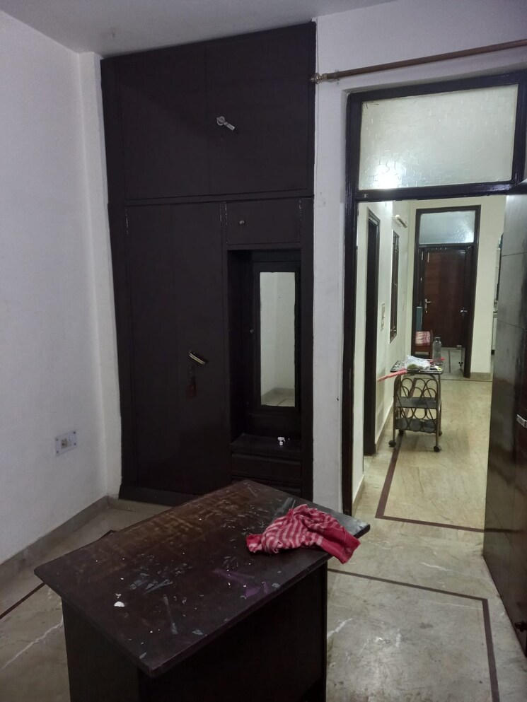 Living Room, paschim vihar 2.5 Bedroom 84 Sq.Yd. Builder Floor In Paschim Vihar Delhi 8037295