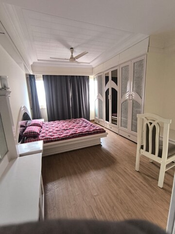 Bedroom in 3 BHK Apartment at Milton Apartment, Santacruz West – for Rent