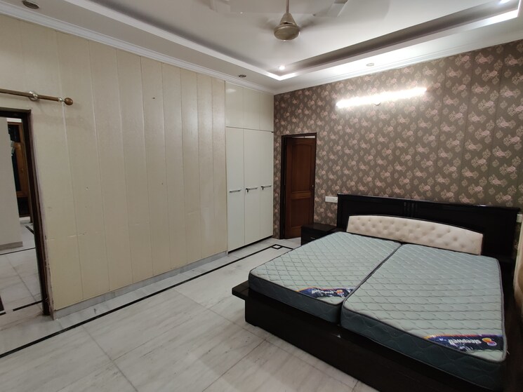 Bedroom, sector 11 3 Bedroom 250 Sq.Yd. Builder Floor In Sector 11 Panchkula 8037337