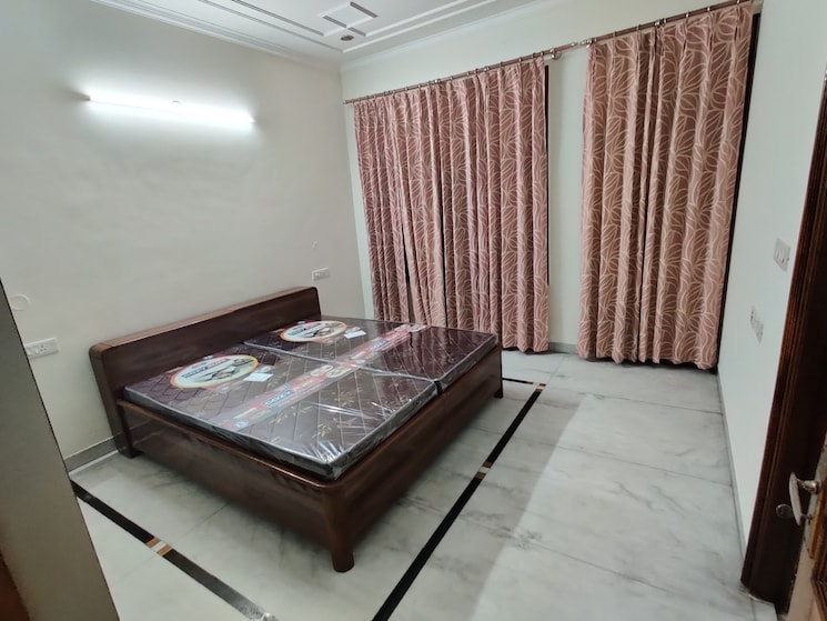 Master Bedroom, sector 11 3 Bedroom 250 Sq.Yd. Builder Floor In Sector 11 Panchkula 8037337