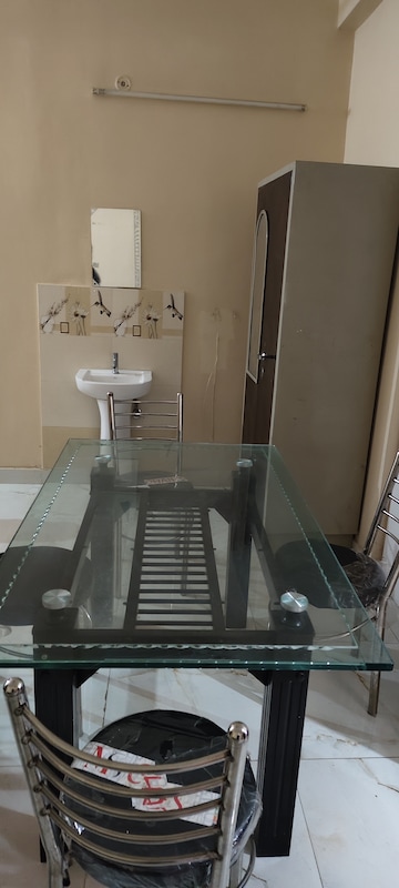 Living Room in 2 BHK Independent House at Gomti Nagar – for Rent