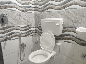 Bathroom in 3 BHK Apartment at Jodhpur – for Rent