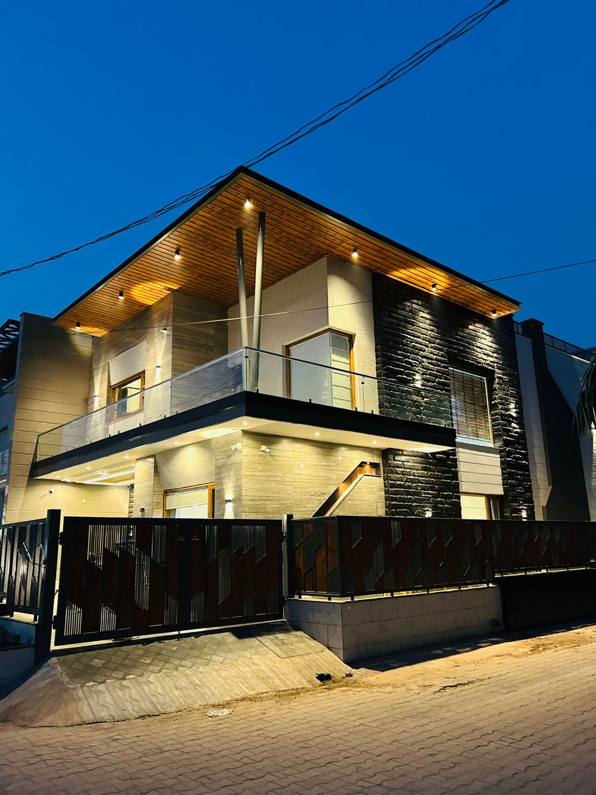 4 BHK + Pooja Room,Servant Room,Study Room,Extra Room Independent House For Sale in Sunny Enclave 