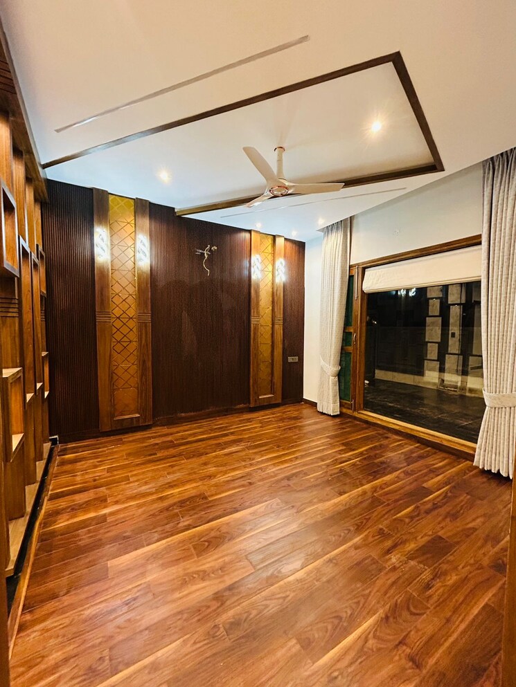 Room, kharar 4 Bedroom 200 Sq.Yd. Independent House In Kharar Mohali 8037421