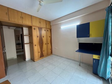 Room in 3 BHK Apartment at S Balan Meenakshi Classic, Hsr Layout – for Rent