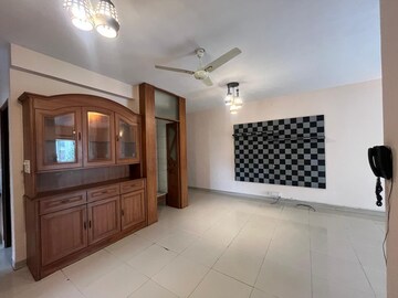 Room in 3 BHK Apartment at S Balan Meenakshi Classic, Hsr Layout – for Rent