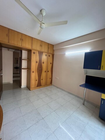 Room in 3 BHK Apartment at S Balan Meenakshi Classic, Hsr Layout – for Rent