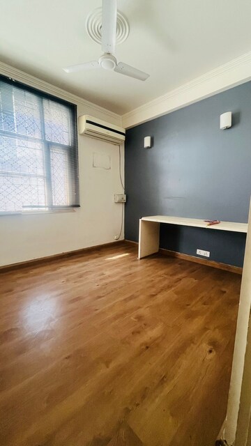 Room in 3.5 BHK Apartment at Ansal Harmony Homes, Sector 57 – for Rent
