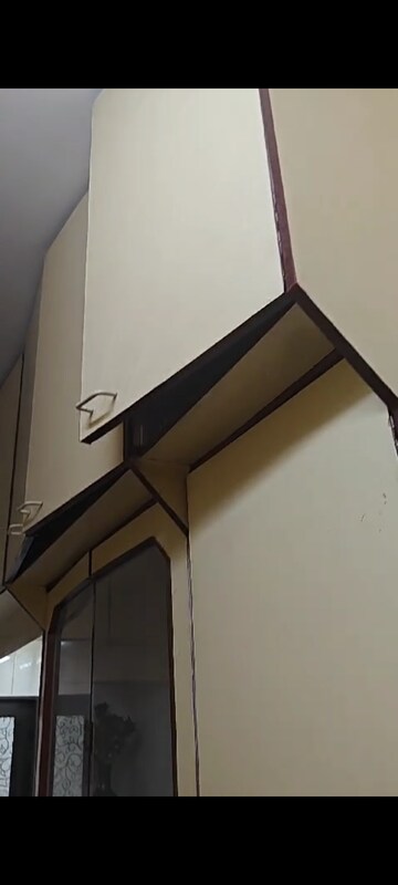 Master Bedroom in 2 BHK Apartment at Mahim West – for Rent