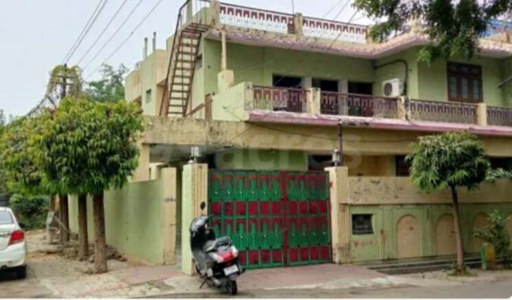 Master Bedroom, gomti nagar 6+ Bedroom 4000 Sq.Ft. Villa In Gomti Nagar Lucknow 8037567