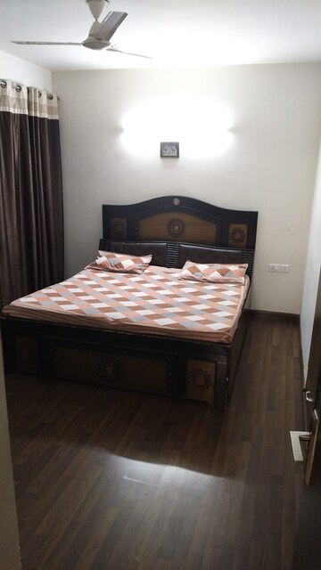 Master Bedroom in 2 BHK Apartment at BPTP Discovery Park, Sector 80 – for Sale