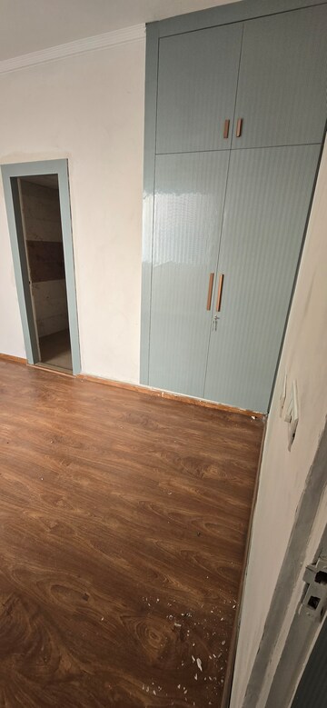 Room in 2 BHK Apartment at Amrapali Riverview, Amrapali Leisure Valley – for Rent
