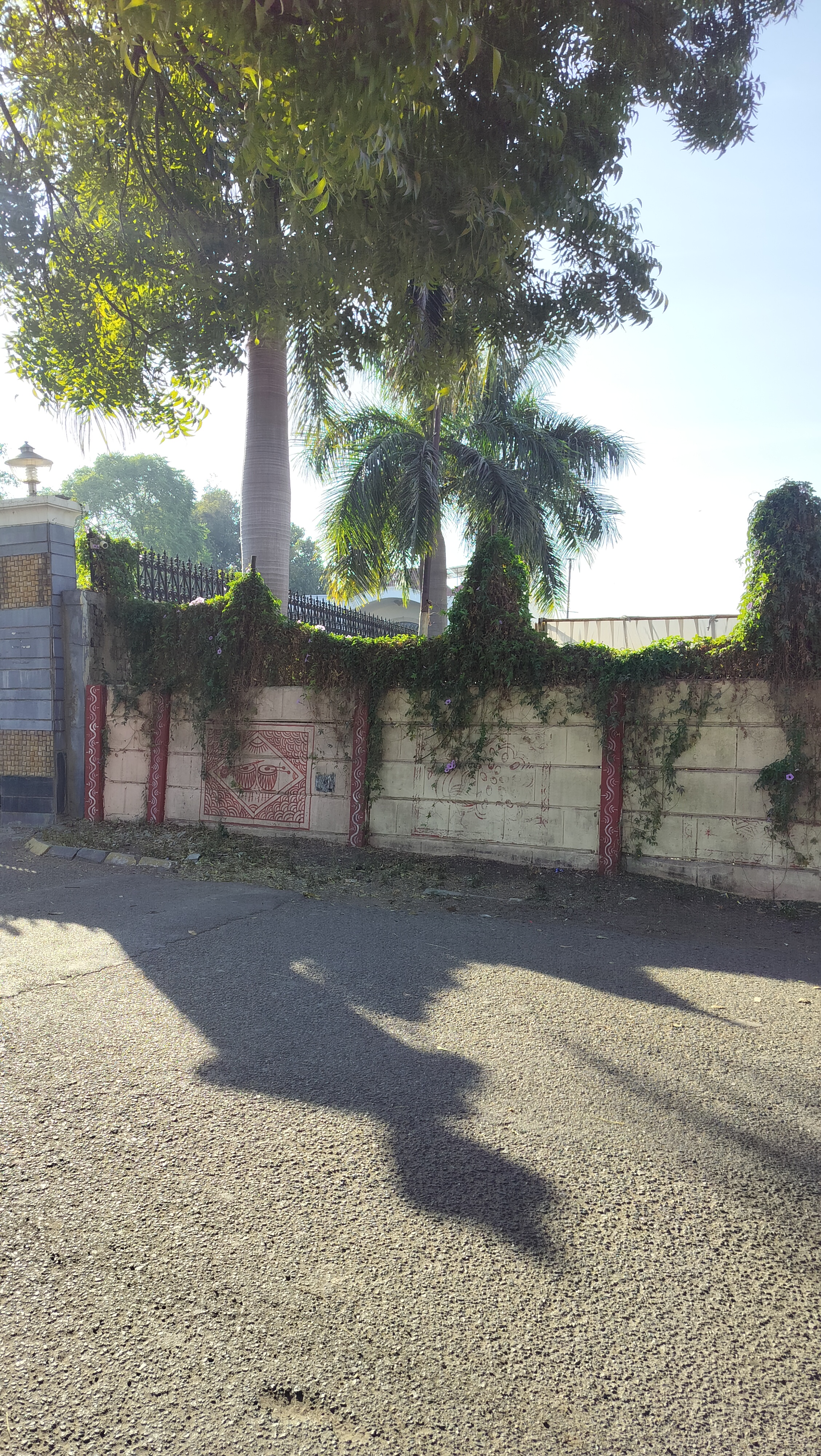 Land For Sale in 2400 Sqft Commercial Plot