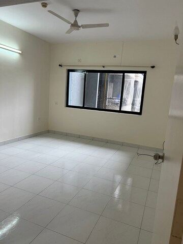 Room in 3 BHK Apartment at LnT Realty South City, Bannerghatta Road – for Rent