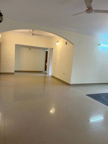 Room in 3 BHK Apartment at LnT Realty South City, Bannerghatta Road – for Rent