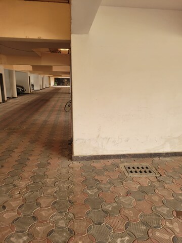 Room in 3 BHK Apartment at Elliot Road – for Rent